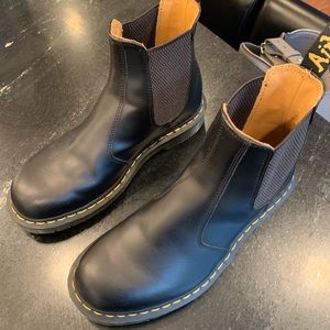 NWOT Dr Martin’s size 9 black Chelsea boot
